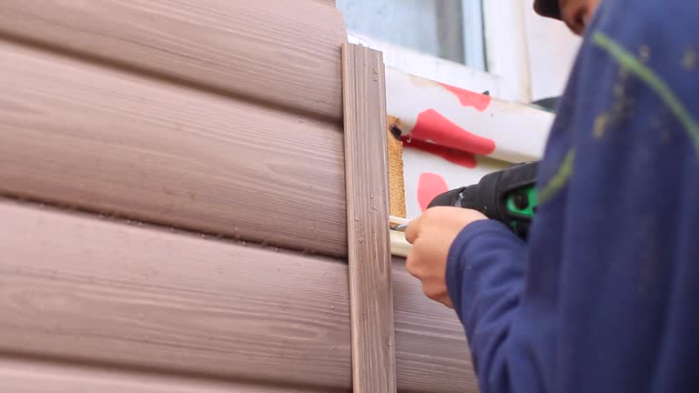 How To Choose The Right Materials for Your Siding Installation in 'Franklin, NC